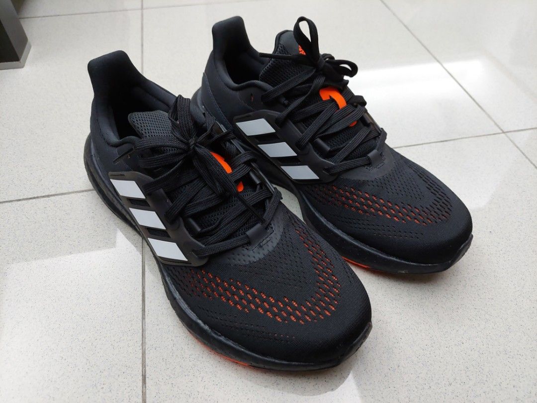 Adidas Pure Boost 22 size 9 UK