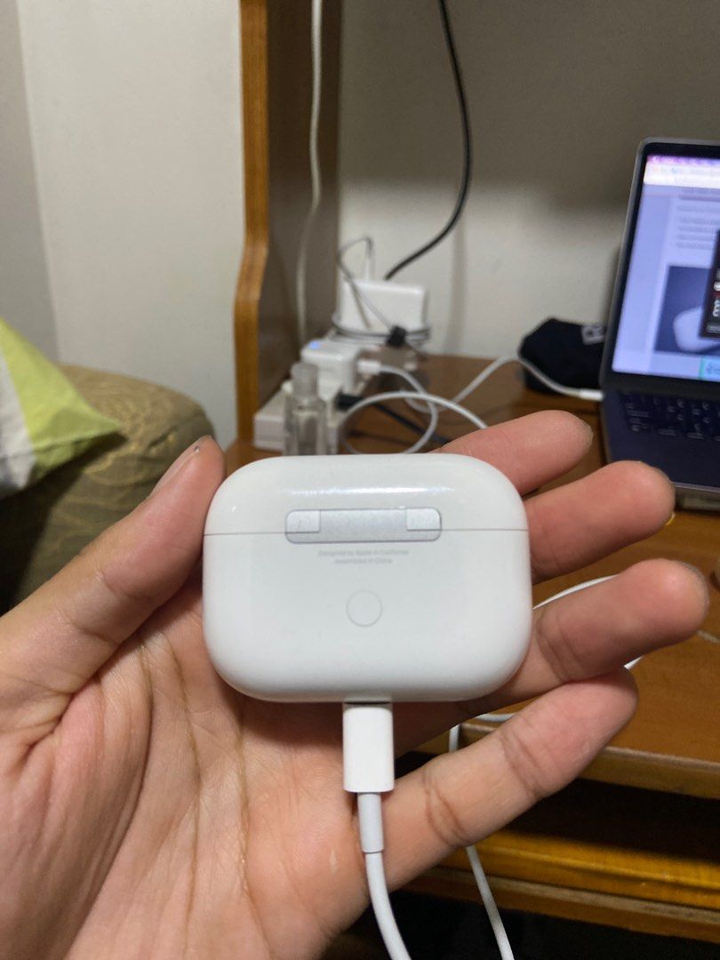 AirPods Pro 1st Gen (left side not working), Audio, Earphones on Carousell