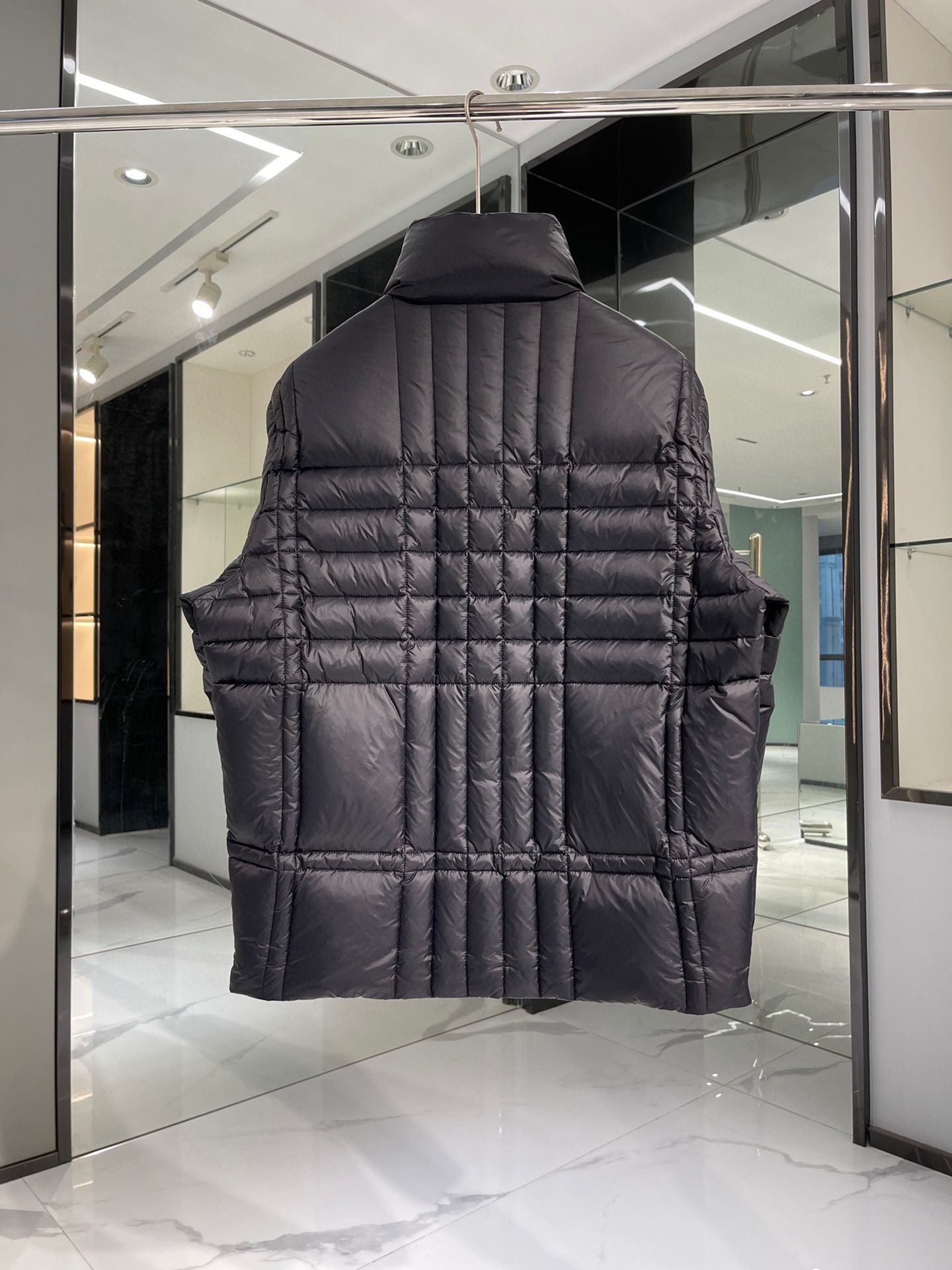 Authentic Burberry men s down jacket with stand collar Women s