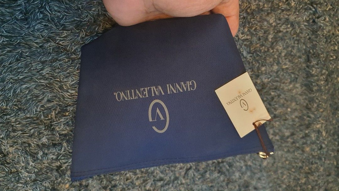 Authentic gianni valentino pouch (Category: Luxury Bags & Wallets) located in Cavite. Submitted by ohmie23 (Listing ID 1203149143, Image 1). Description: Authentic gianni valentino pouch.