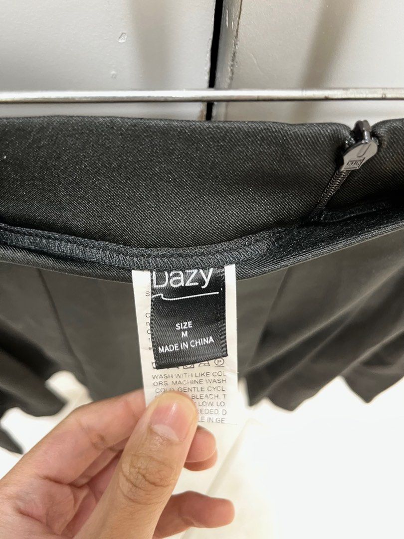 Black Pleated Tennis Skirt (Category: Skirts) located in Santa Rosa. Submitted by ysabelle88 (Listing ID 1203178455, Image 2). Description: Black Pleated Tennis Skirt - Never been used, bought a few weeks ago - Size: M - Brand: Dazy RFS: Bought the wrong size .
