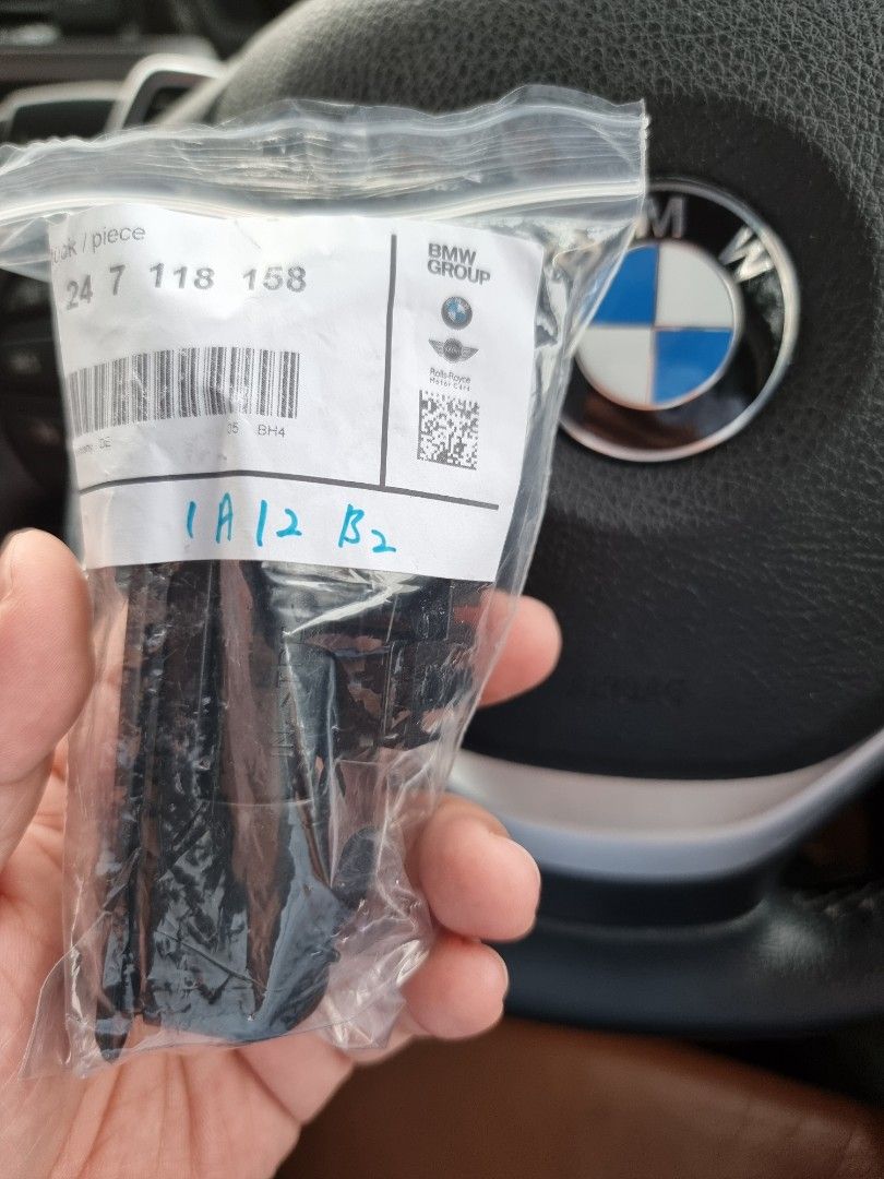 Original BMW E82/E88/E90/E91/E92 Trunk boot handle open release switch push button, Car