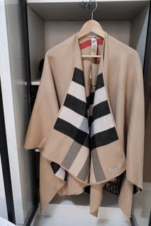 全新 Burberry 雙面披肩 卡其色（確定購買再私）