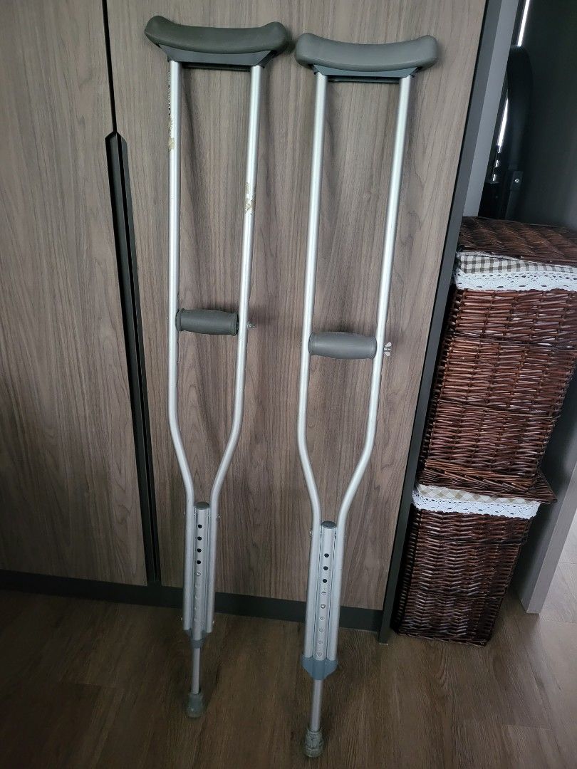 Crutches Adult, Health & Nutrition, Assistive & Rehabilatory Aids