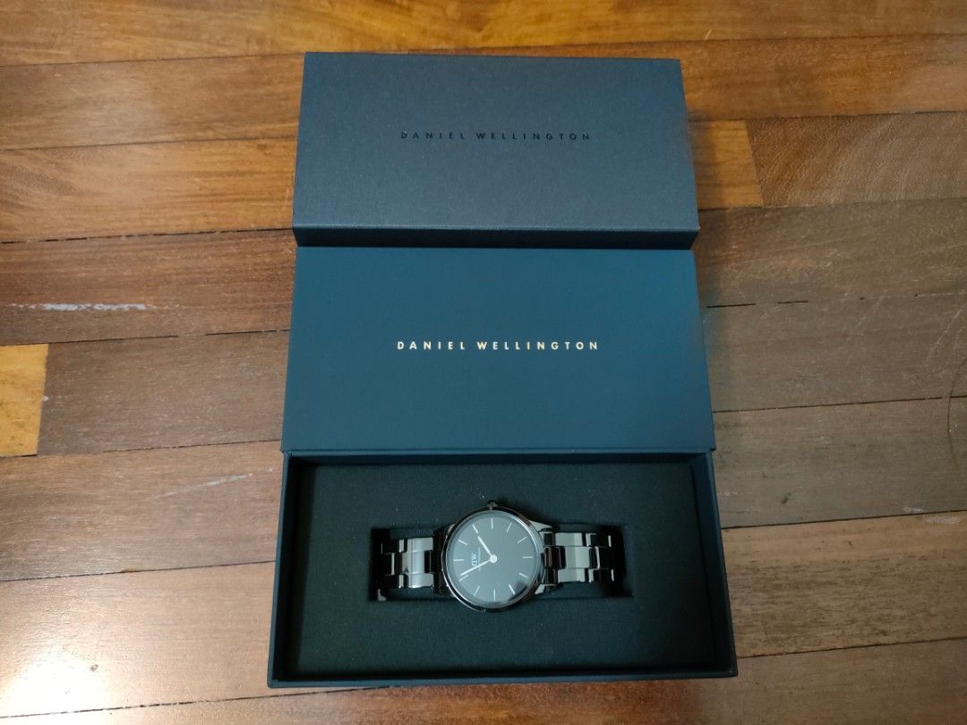 Daniel wellington black watch sale