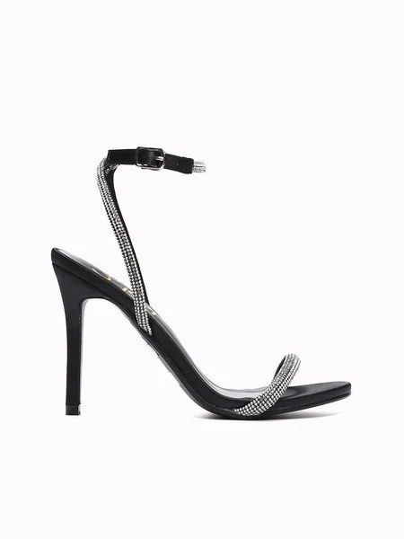 ELEGANT BLACK AND SILVER SHOES (Category: Heels) located in Manila. Submitted by patchanocs (Listing ID 1203300662, Image 3). Description: Used only once last December 9 Brand : So Fab Size : 40 Bought for ₱1,500 With box and receipt.