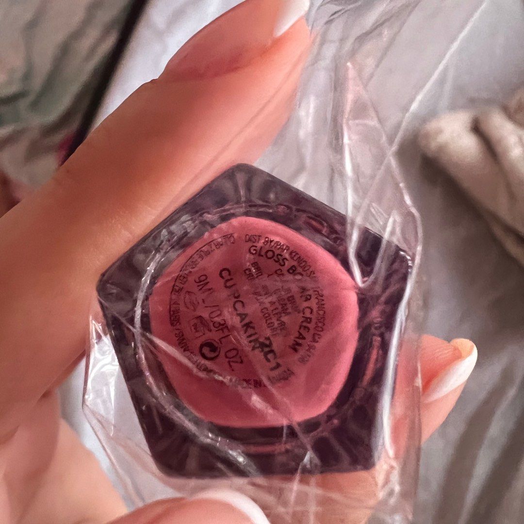 Fenty Gloss Bomb Cream cupcakin, Beauty & Personal Care, Face, Makeup