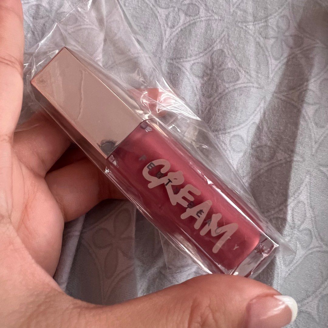 Fenty Gloss Bomb Cream cupcakin, Beauty & Personal Care, Face, Makeup