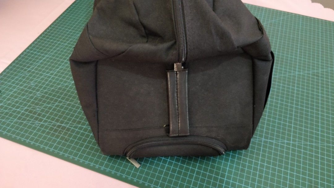 Giordano Travel bag with retractable pulling handle, Hobbies & Toys