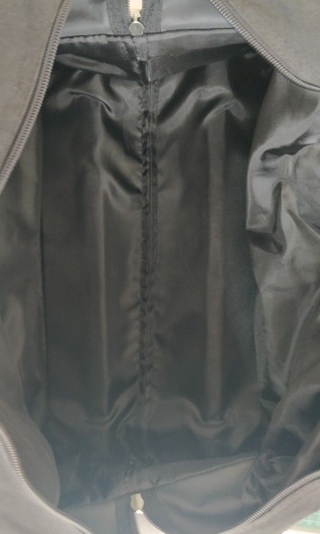 Giordano Travel bag with retractable pulling handle, Hobbies & Toys