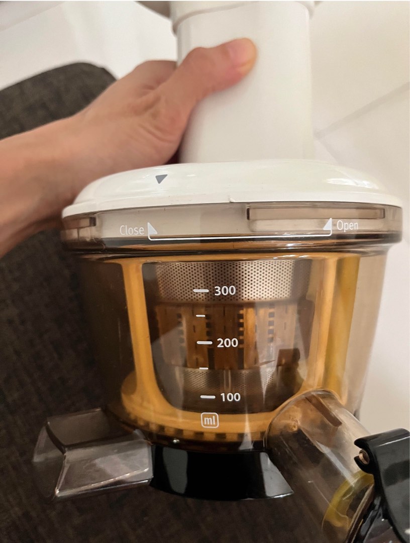 HUROM slow Juicer HU100, TV & Home Appliances, Kitchen Appliances