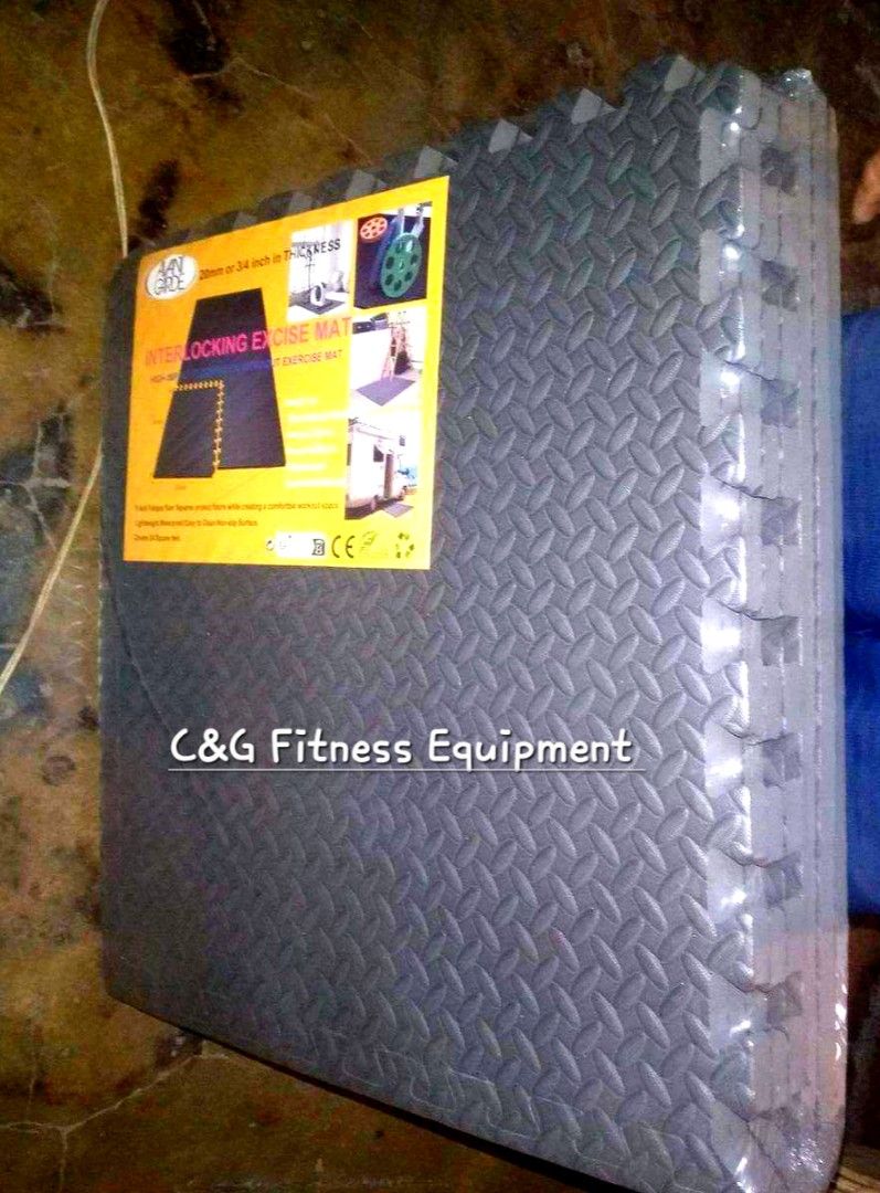 Interlocking exercise mat, Sports Equipment, Exercise & Fitness