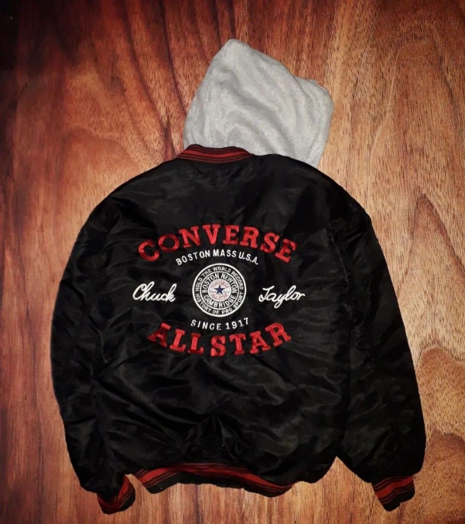 Jaket 2025 converse logo