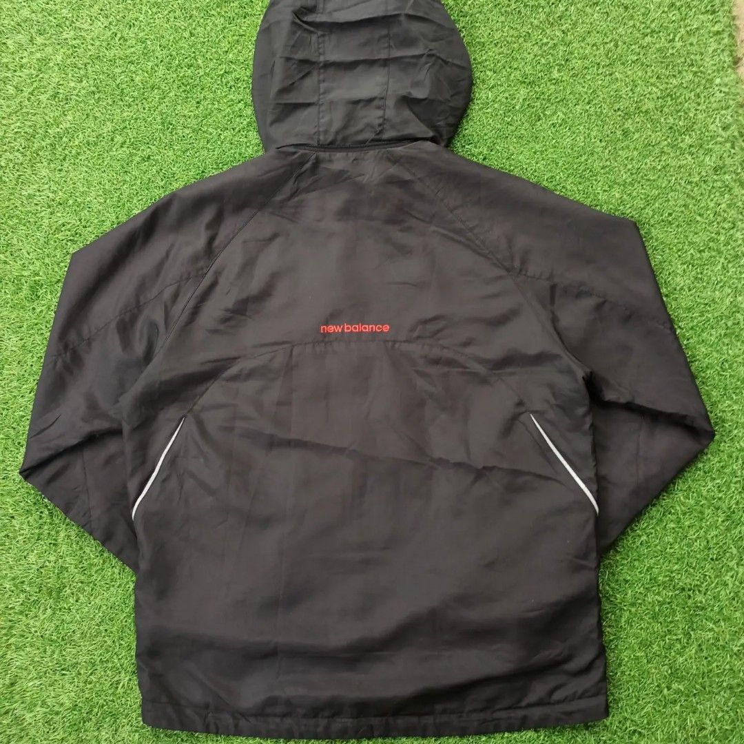 Jaket New Balance Outdoor, Fesyen Pria, Pakaian , Baju Luaran di Carousell
