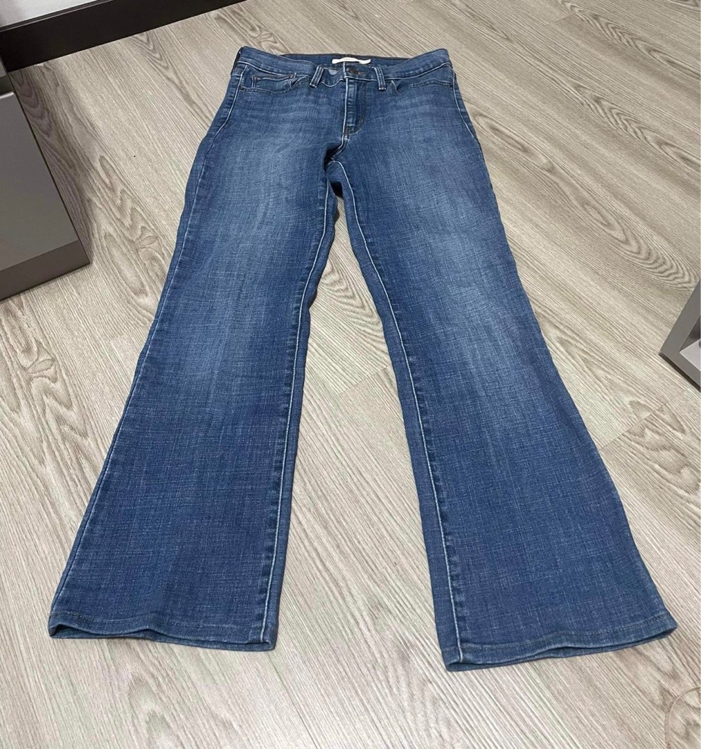 Levi's slimming cheap bootcut jeans