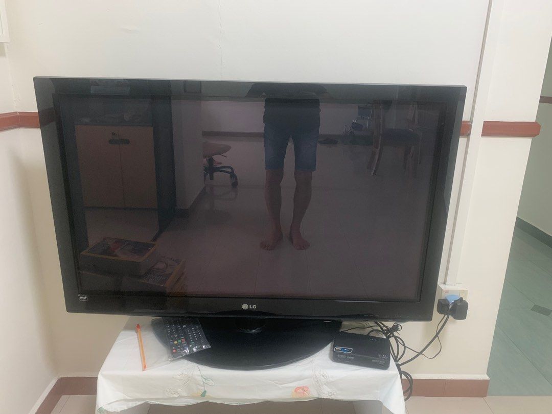 LG Plasma TV 42 inches 42PQ30RTA, TV & Home Appliances, TV