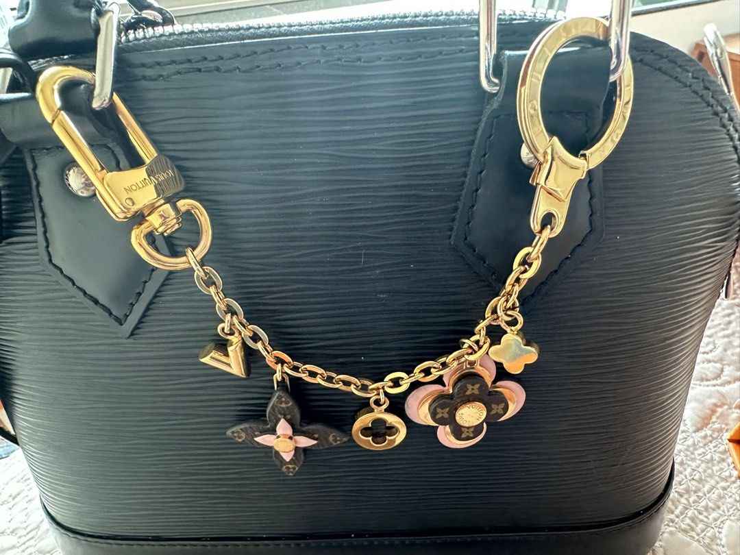 Louis Vuitton Black Epi Chain Flower Alma BB Golden Leather Pony-style  calfskin ref.211814 - Joli Closet
