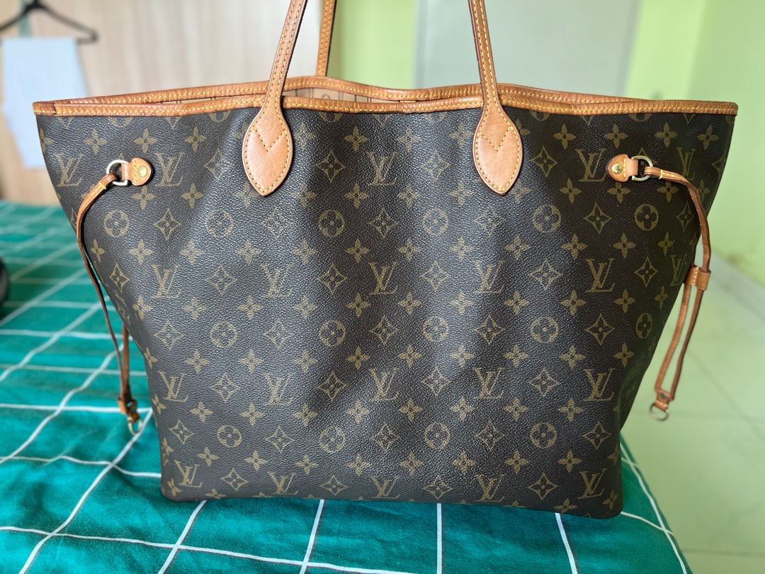 LV Neverfull MM, Luxury, Bags & Wallets on Carousell