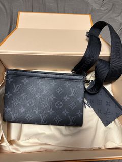 Louis Vuitton M81972 LV x YK Gaston Wearable Wallet , Grey, One Size