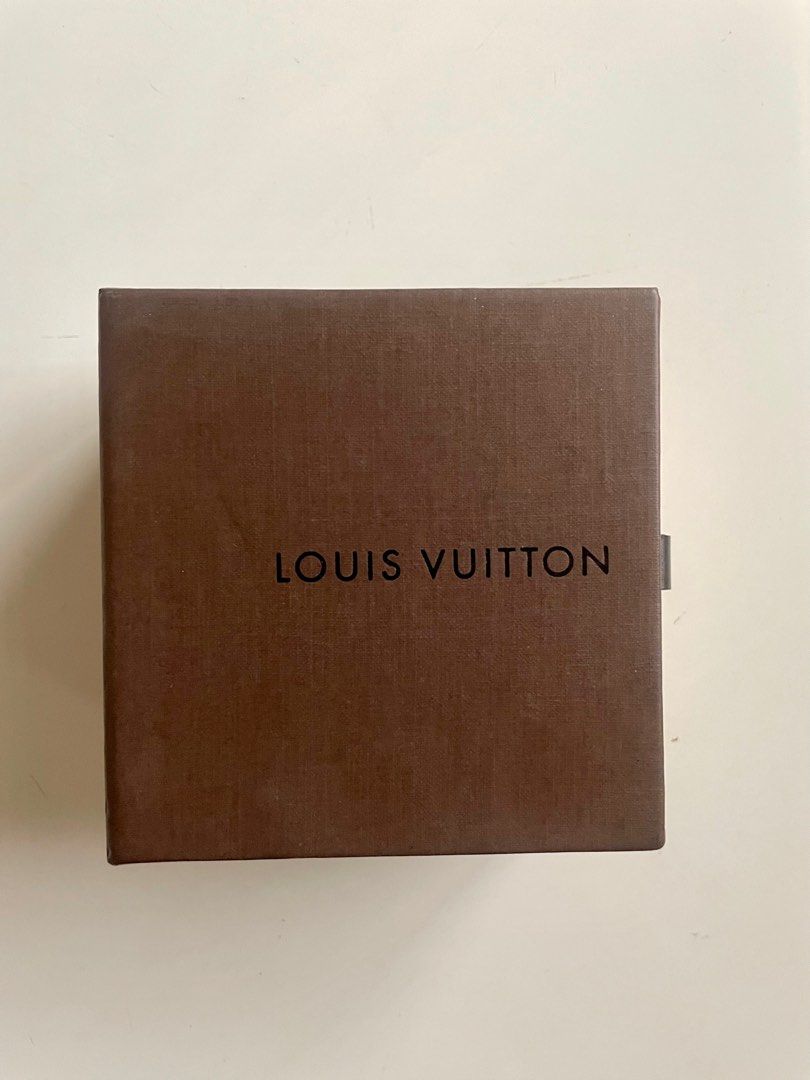 LV Small Box For Bag Charm (Category: Luxury Accessories) located in Las Pinas. Submitted by bienmdd (Listing ID 1203124939, Image 1). Description: Authentic In good condition Small box .
