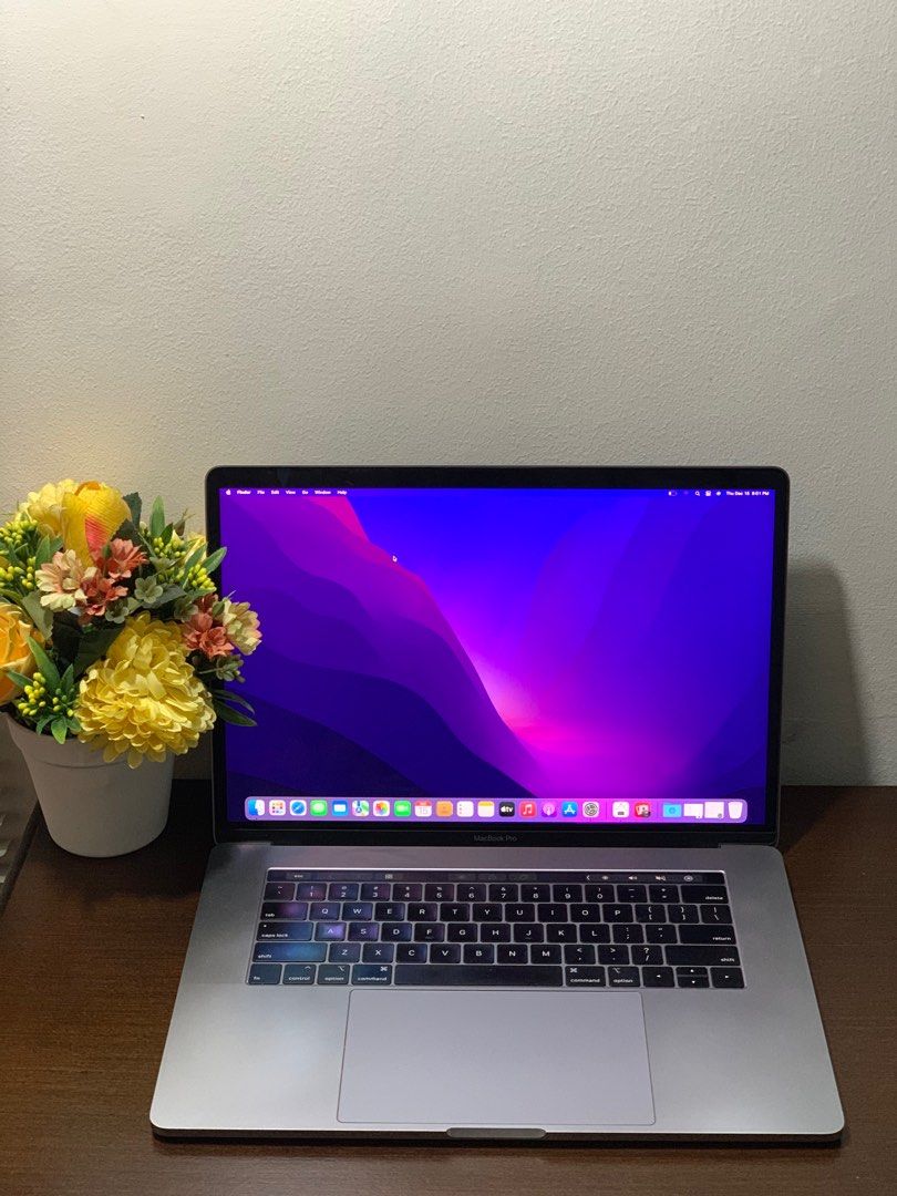 MacBook Pro 15" 2018 - Core I7, 16 Go RAM, 256 Go SSD - Très Bon état