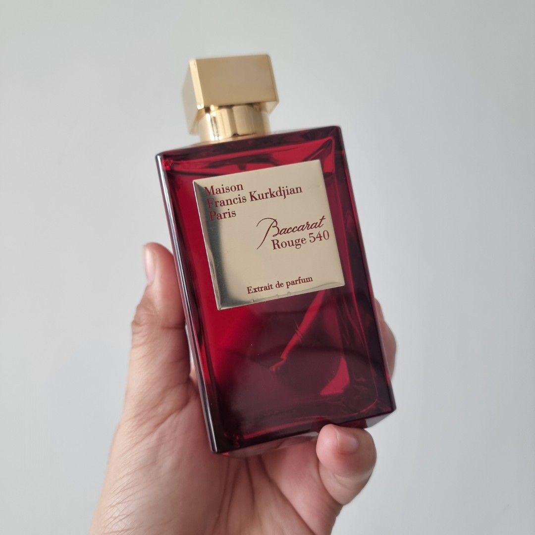 Baccarat rouge 200ml дно бутылки. Baccarat rouge чёрный и красный. Baccarat rouge 540 Eau de Parfum в Баку. Baccarat rouge 540 35 ml оригинал пульверизатор.