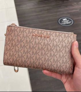 (Category: ) located in . Submitted by brandsdirectshopping (Listing ID 1203113525, Image 1). Description: .