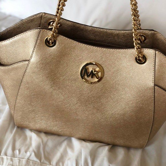 Michael Kors Jet Set Travel Large Chain Tote Gold Original, Luxury, Bags &  Wallets on Carousell