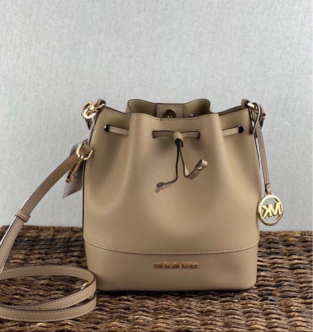 MICHAEL KORS 'Emmy' Dome Satchel, Women's Fashion, Bags & Wallets, Cross-body  Bags on Carousell