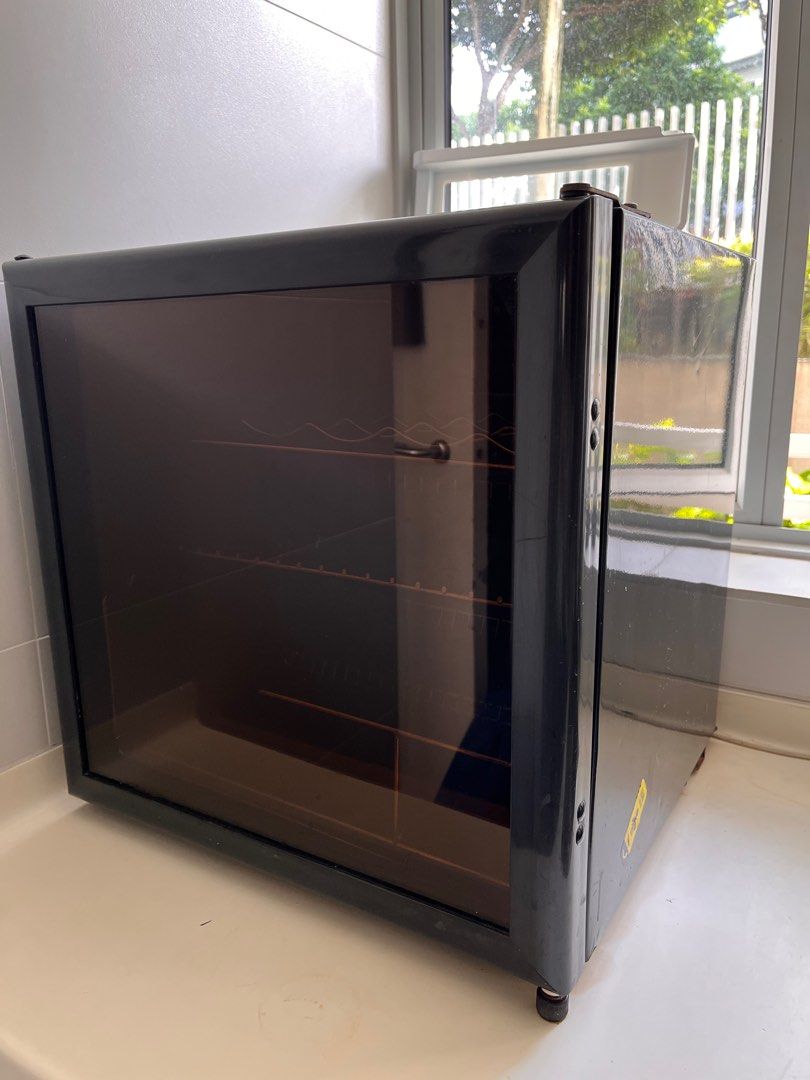 Mini wine cellar / fridge, TV & Home Appliances, Kitchen Appliances