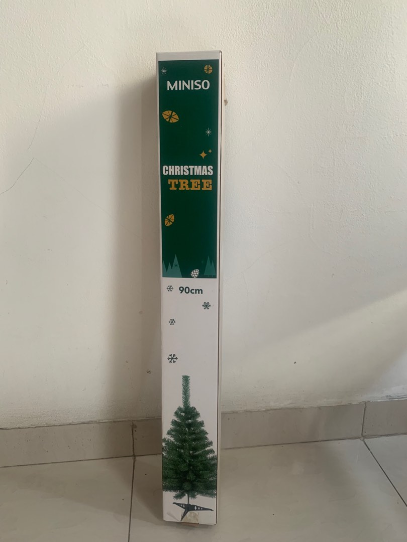 Miniso Christmas Tree / Pohon Natal 90cm, Perabotan Rumah di Carousell