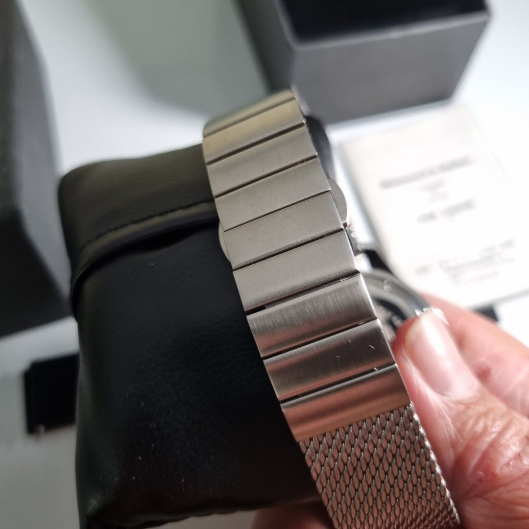 Movement in motion watch clearance