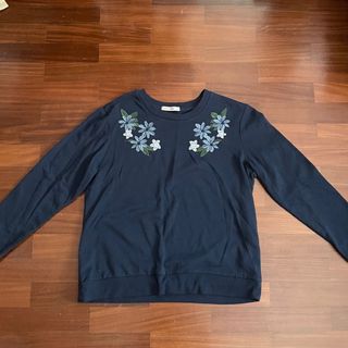 (Category: ) located in . Submitted by manyclothes (Listing ID 1203207931, Image 1). Description: .