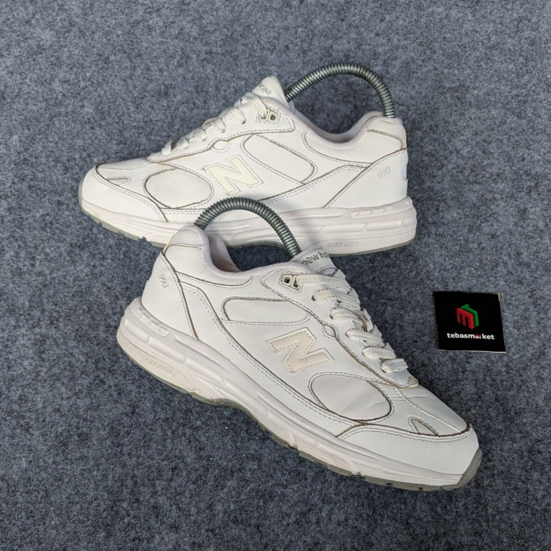 New Balance 993 Size 38 Fesyen Pria Sepatu Sneakers di Carousell