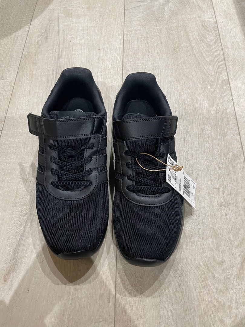 Fully black discount adidas shoes