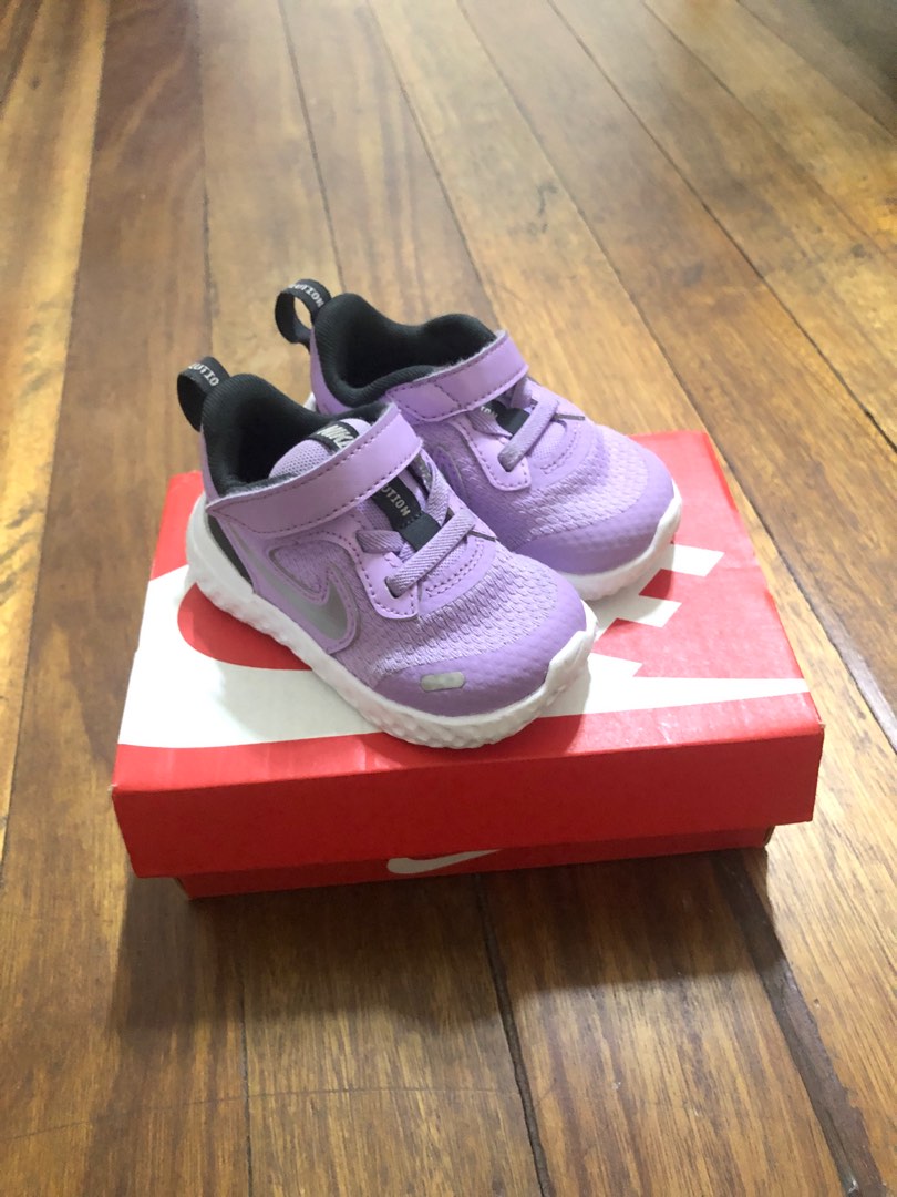childrens purple nike trainers