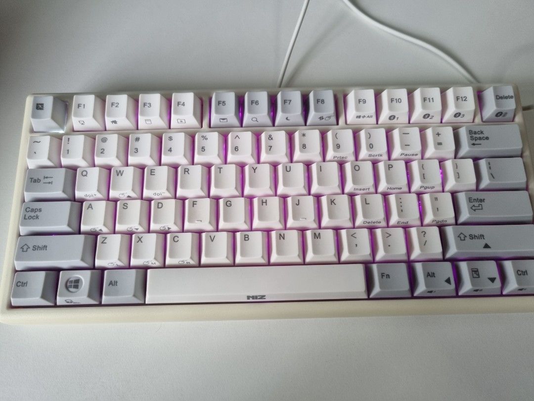 NIZ PLUM Enhanced Keyboard テンキーレス キーボード