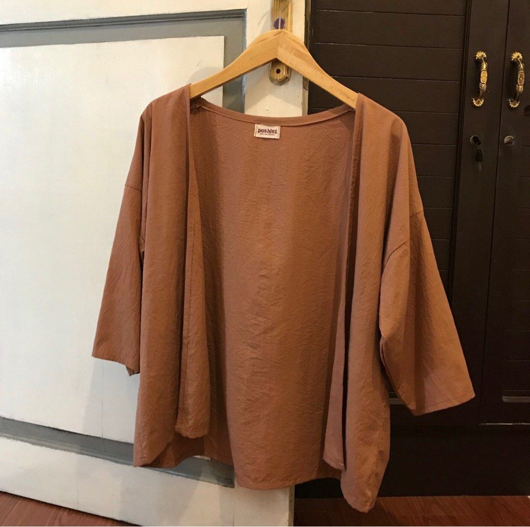 Outer (Kategori: Atasan) berada di Malang. Dikirim oleh declutterinx (ID iklan 1201223704, Gambar 3). Deskripsi: ada warna mocca, black, abuabu yaaa brand new yg black sisa 1 produksi sendiri yaaah.