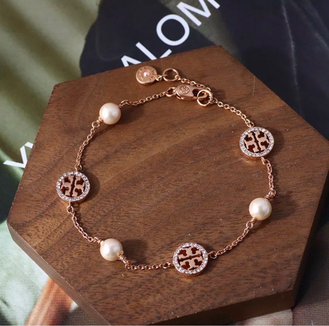 🎅SALE!!! SALE!!! Tory Burch Pearl Logo Bracelet, Women's Fashion, Jewelry  & Organisers, Bracelets on Carousell