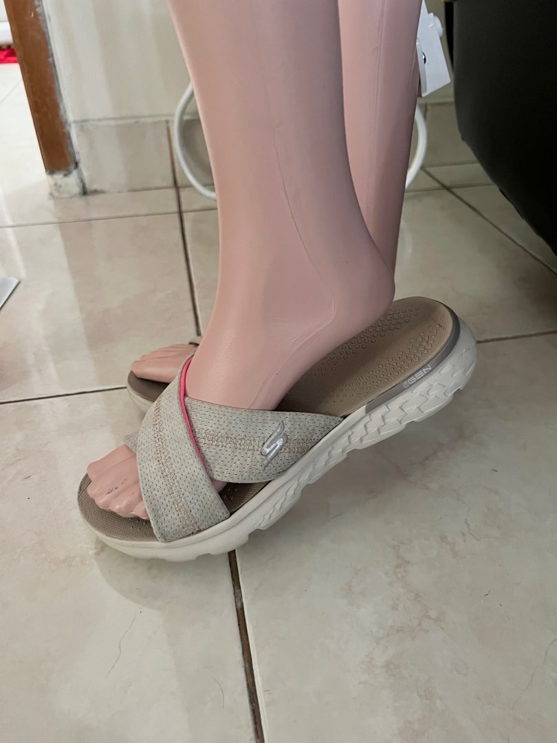 Sandal Skechers Wanita