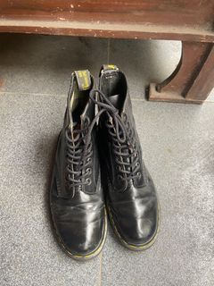Sepatu dr martens