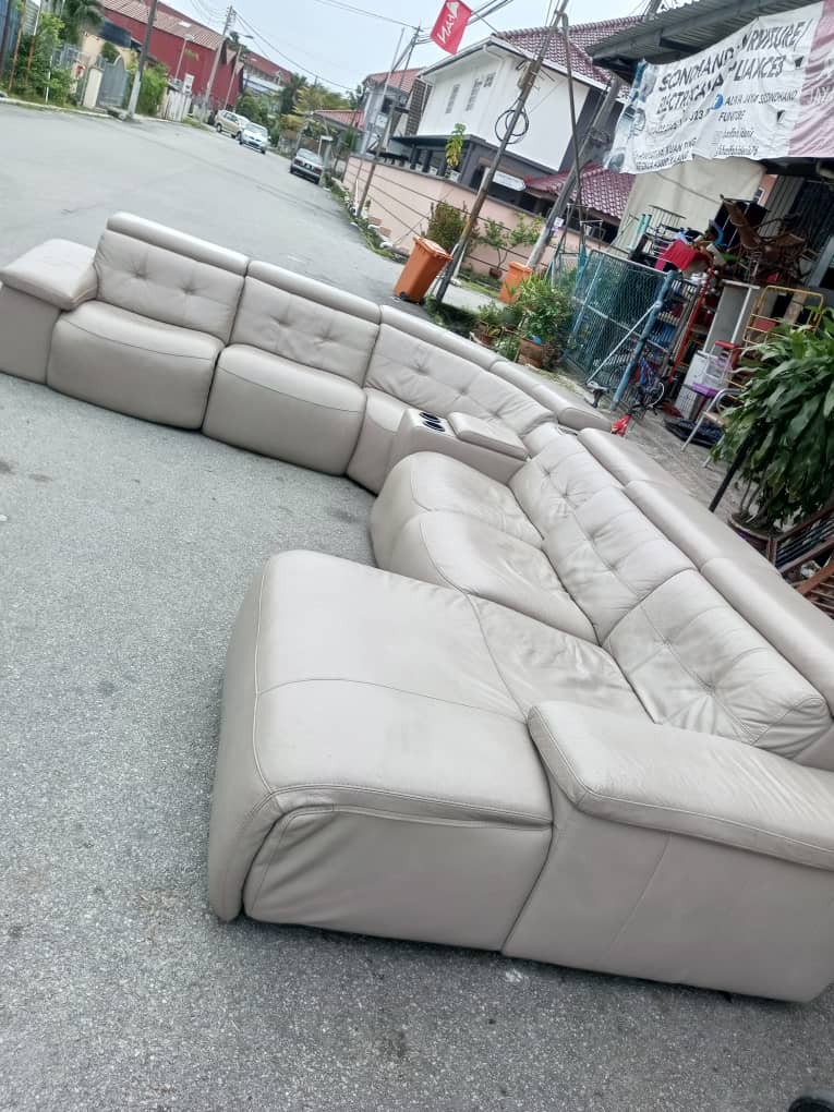 Sofa Kulit Furniture Home Living Furniture Sofas On Carousell