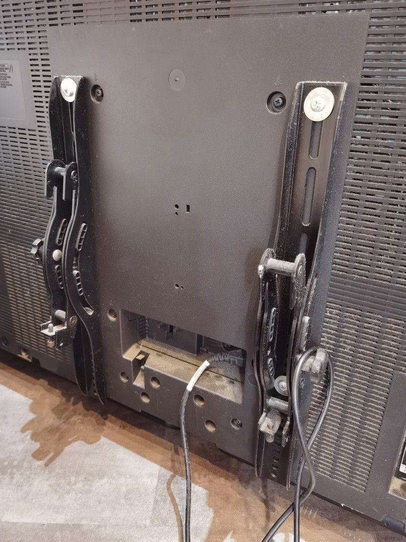 Sony Bravia 46" TV, TV & Home Appliances, TV & Entertainment, TV on