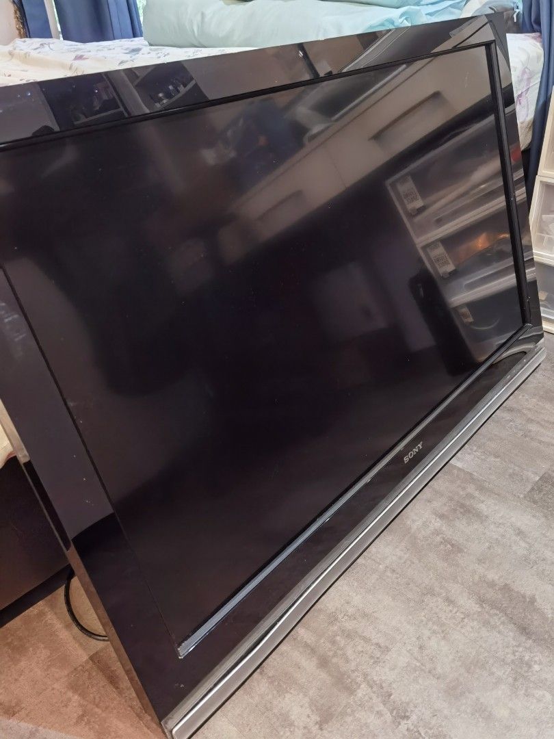 Sony Bravia 46" TV, TV & Home Appliances, TV & Entertainment, TV on