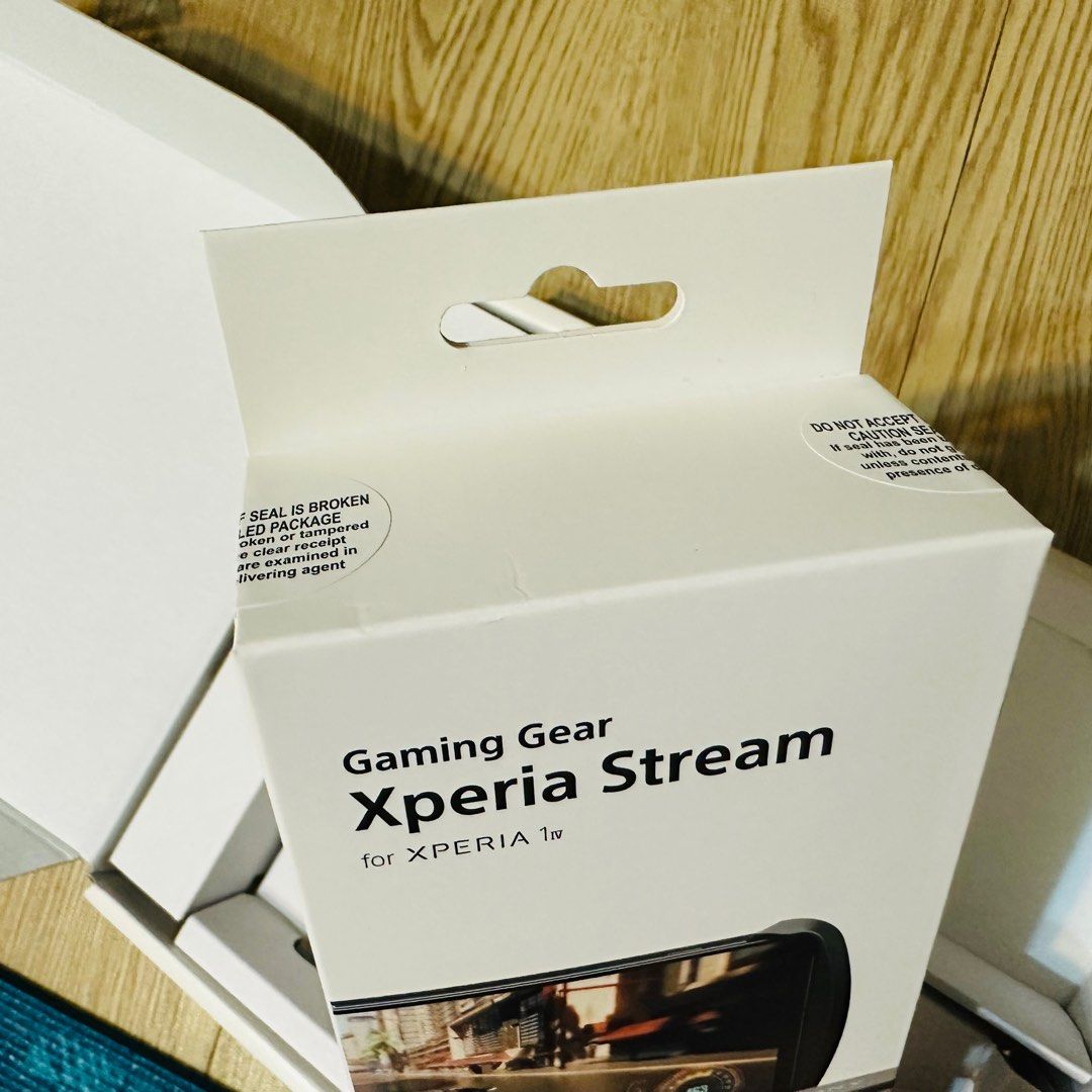 客訂［全新公司原廠貨］SONY Xperia Stream XQZ-GG01電競套件, 手機及