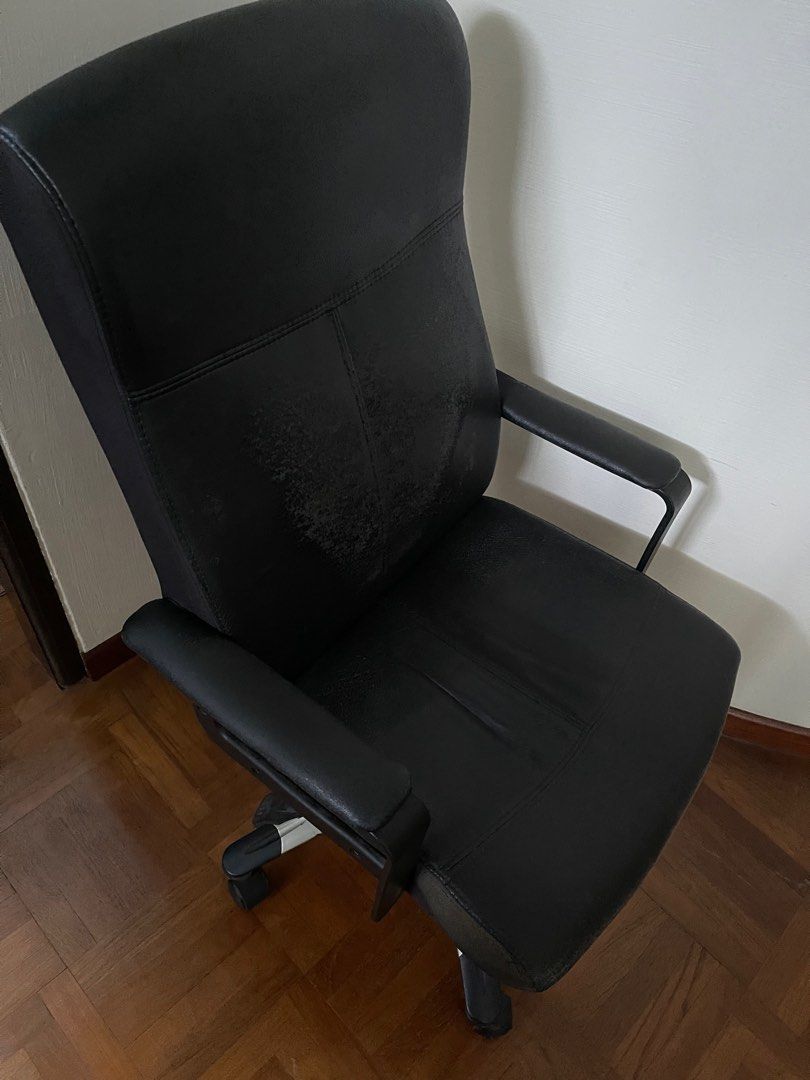 Used office chair (leather), Furniture & Home Living, Furniture, Chairs