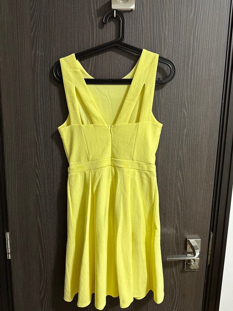 Warehouse deals yellow dress