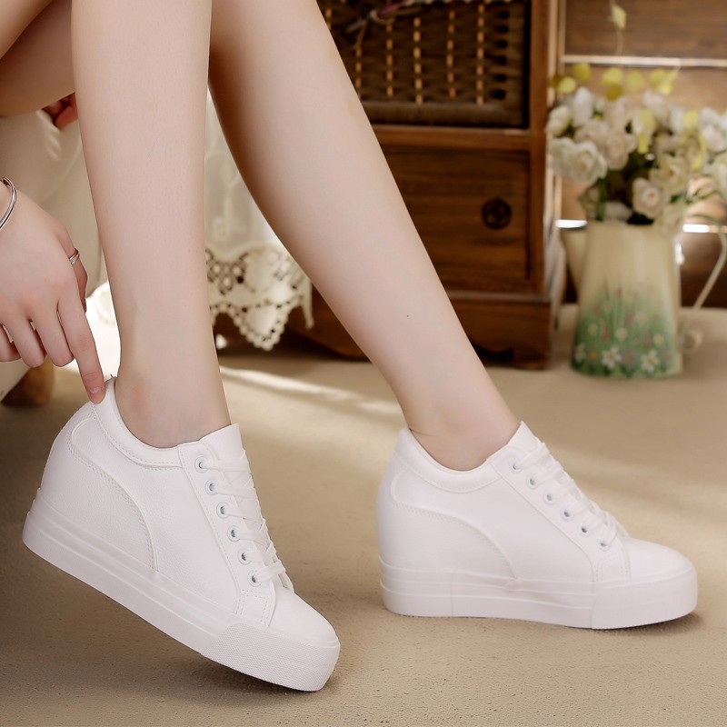 Cheap white deals sneakers womens