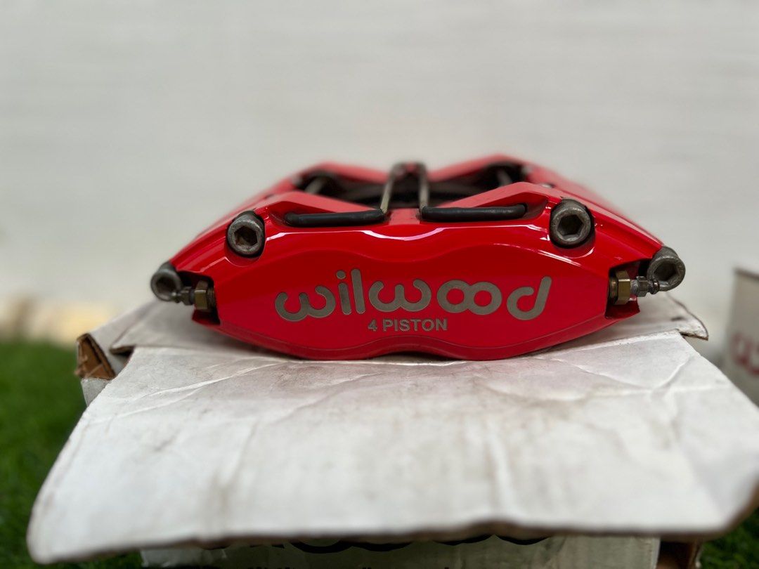 Wilwood 4 pot caliper, Car Parts & Accessories, Steering, Brakes