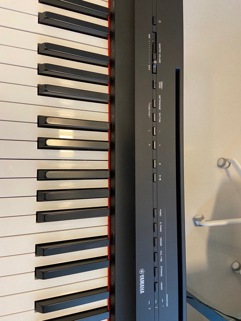 Yamaha P125 keyboard with stand and pedals, Hobbies & Toys, Music